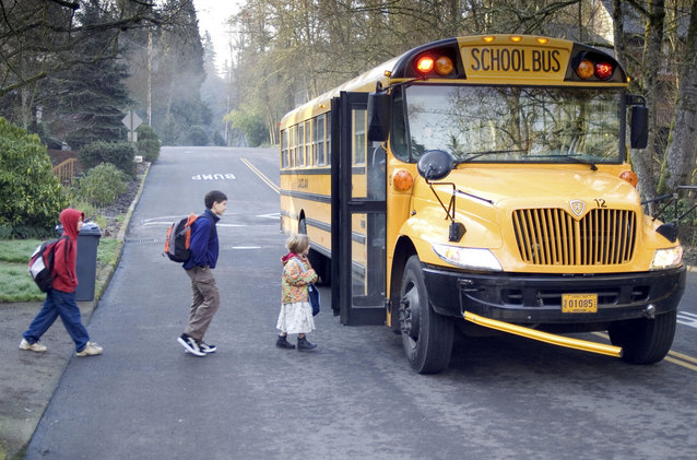 school-bus-1525654-638x421